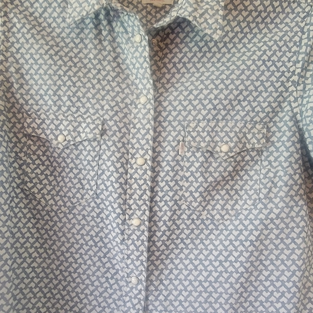 Levi snap down short sleeve top - Picture 3 of 4